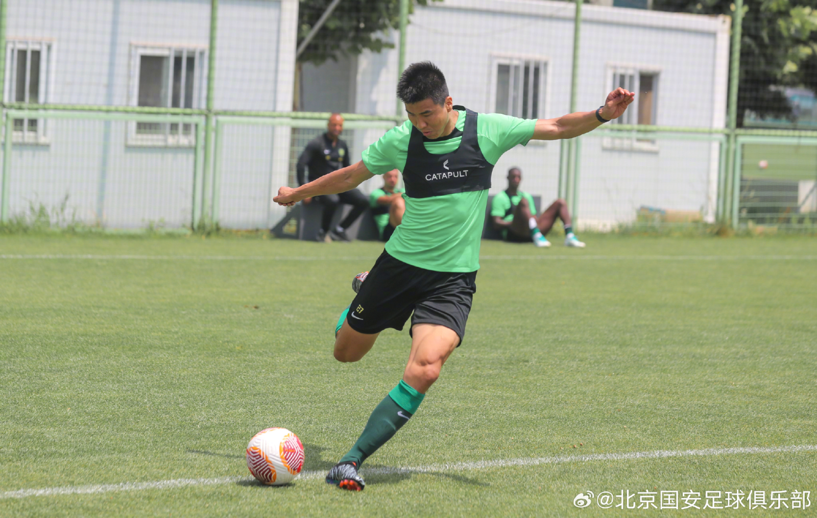 多米体育赛前北京国安备战中超；刷新队史纪录细节曝光；气氛紧张；纪律约束更严格的简单介绍