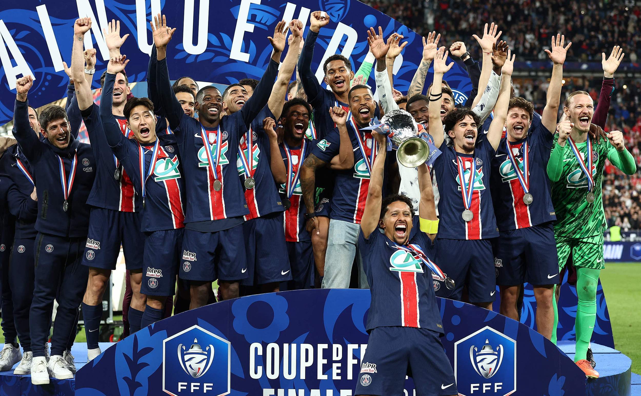 关于集结日体能课后，纽约尼克斯篮板制胜备战法国杯，管理层满意，赛季目标并未改变的信息