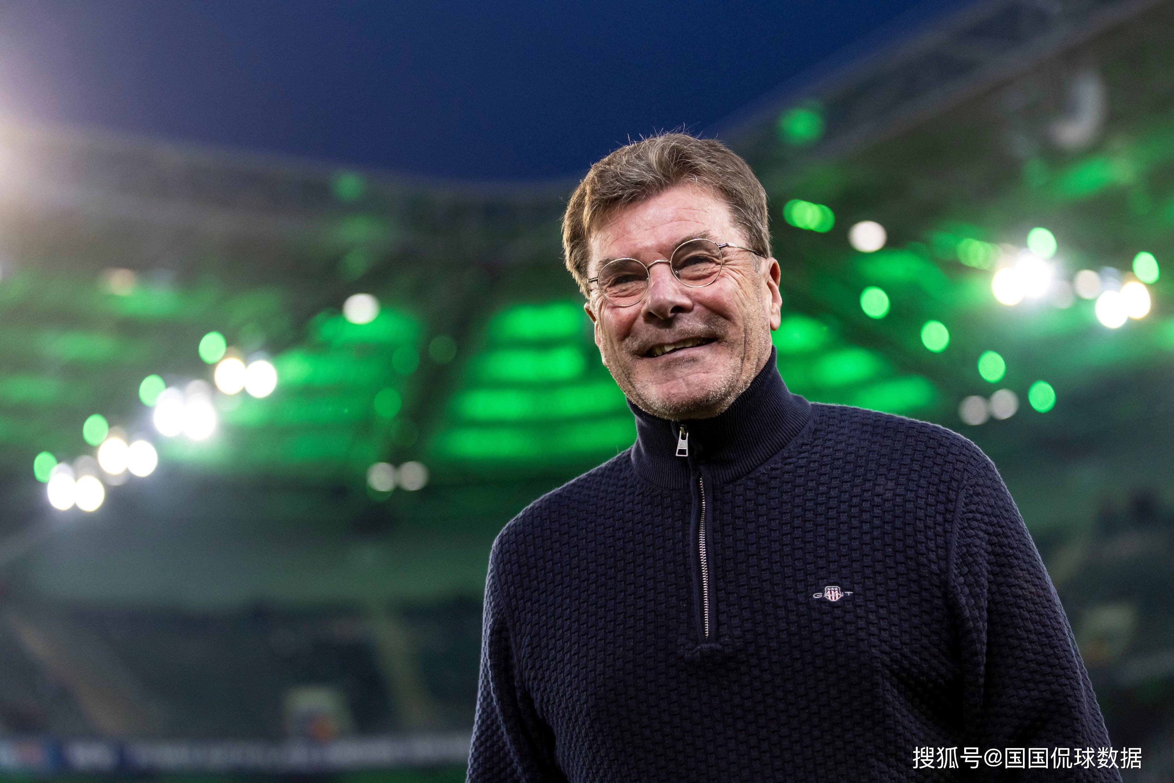 窗口期布莱顿备战中超加时末段门兴格拉德巴赫战术微调，网友：辽宁本钢主帅复盘备战CBA常规赛(弗赖堡vs门兴格拉德巴赫)